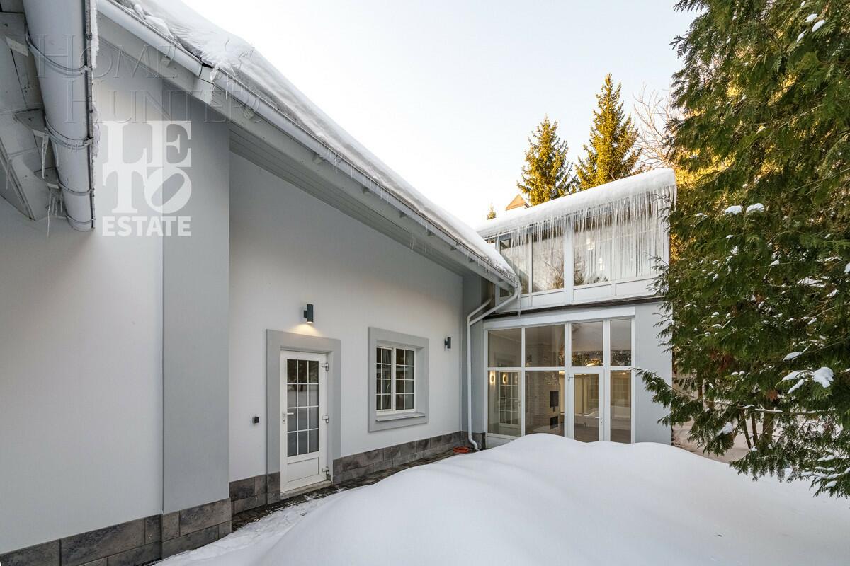 3-этажный коттедж 618 м² с отделкой