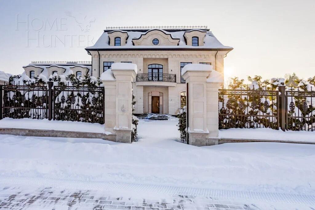 3-этажный коттедж 1 000 м² без отделки