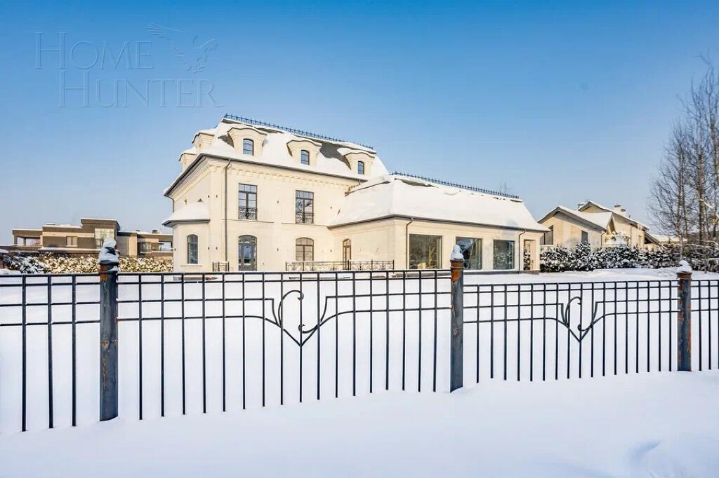 3-этажный коттедж 1 000 м² без отделки