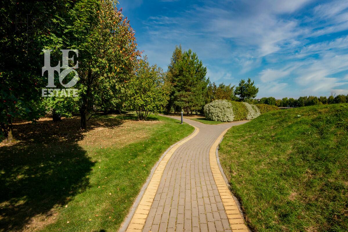 2-этажный коттедж 1 066 м² с отделкой