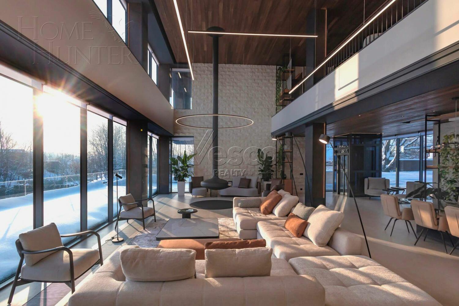 3-этажный коттедж 2 150 м² с отделкой