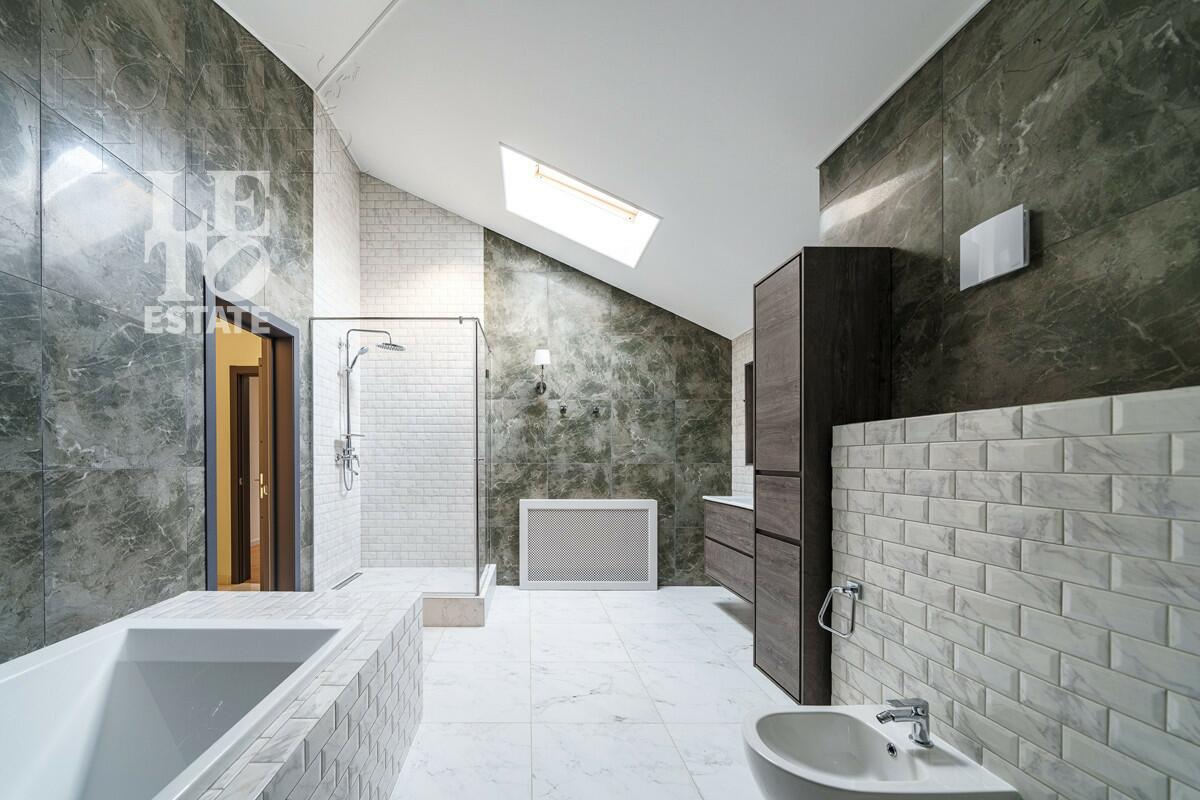 3-этажный коттедж 618 м² с отделкой