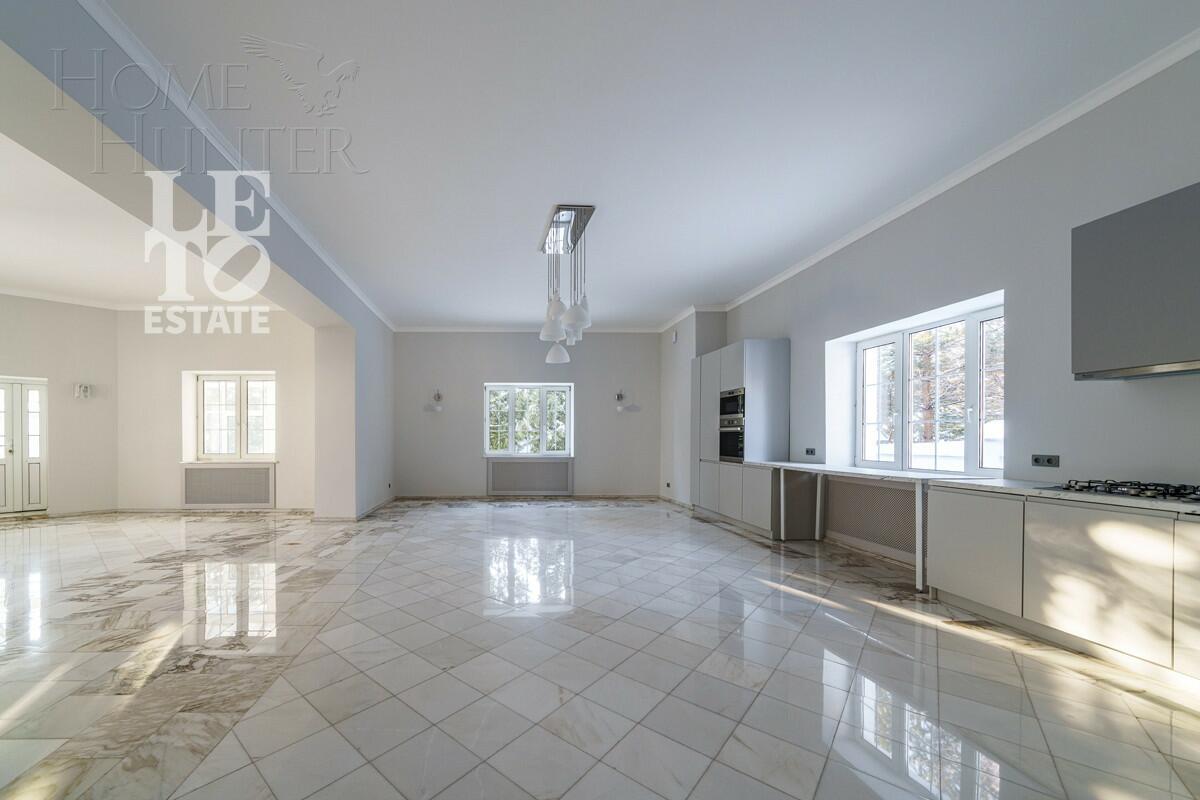 3-этажный коттедж 618 м² с отделкой