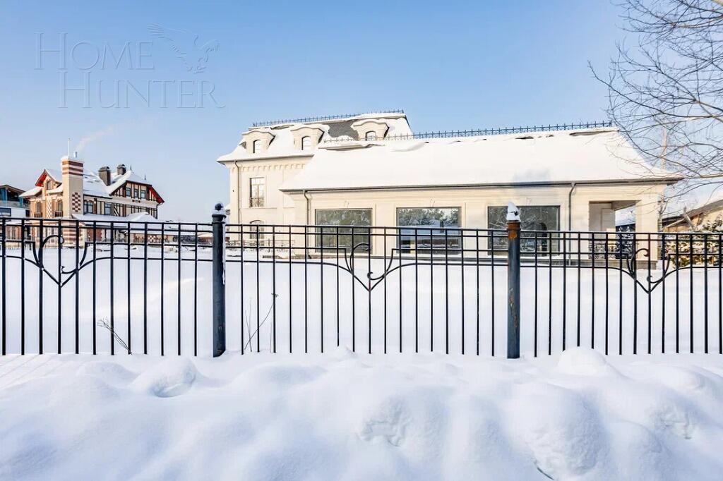 3-этажный коттедж 1 000 м² без отделки