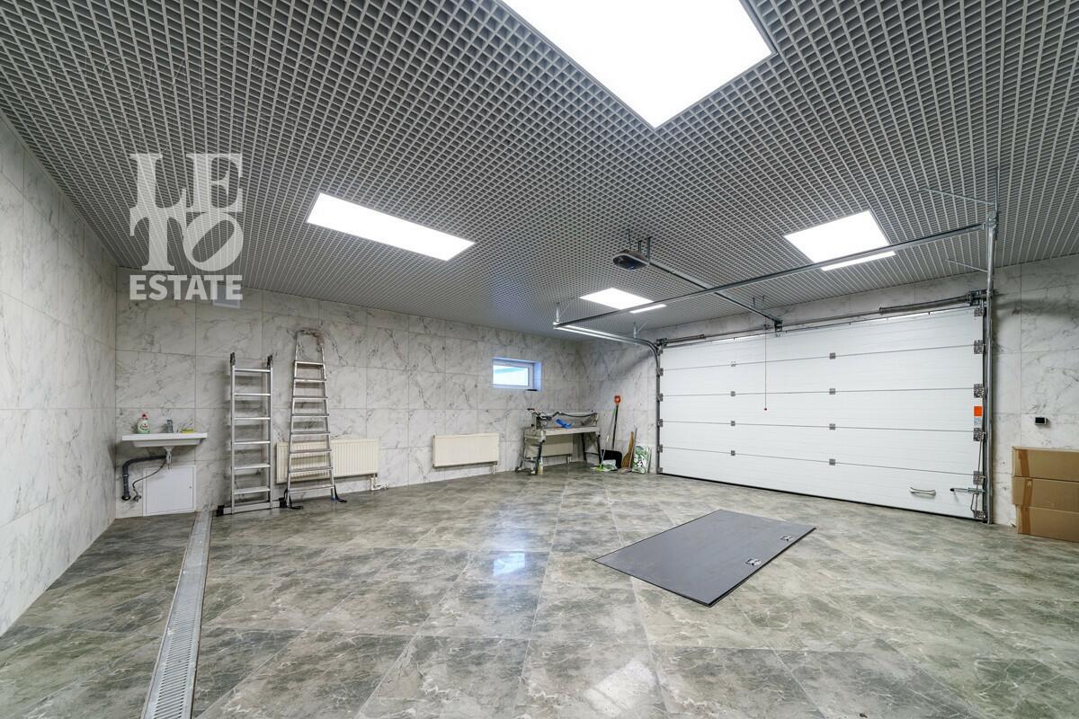 3-этажный коттедж 618 м² с отделкой