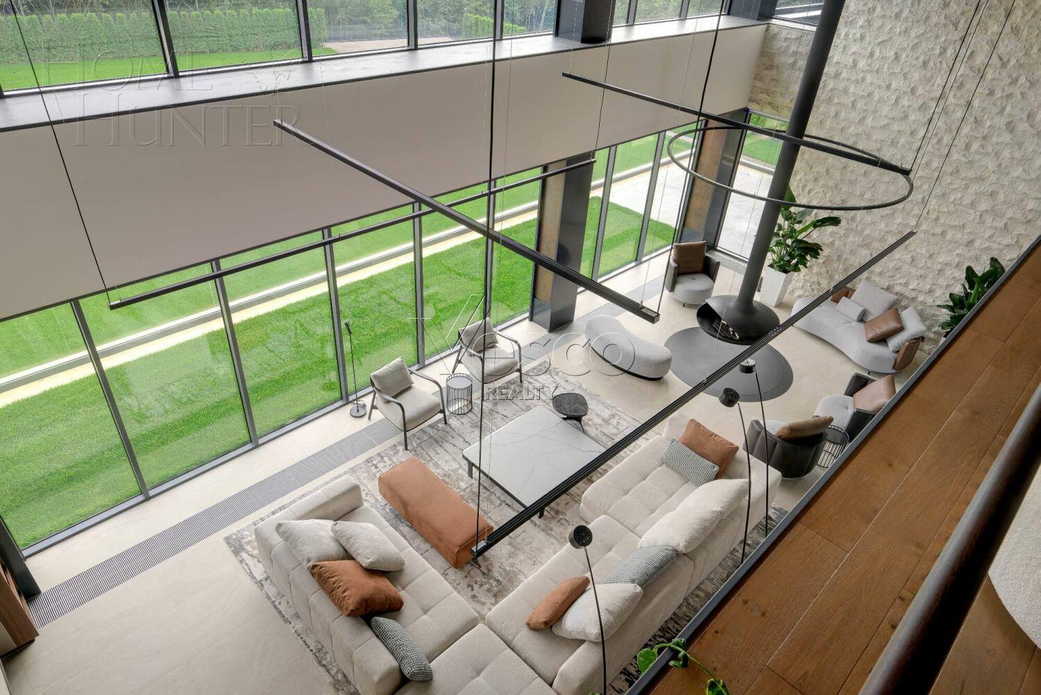 3-этажный коттедж 2 150 м² с отделкой