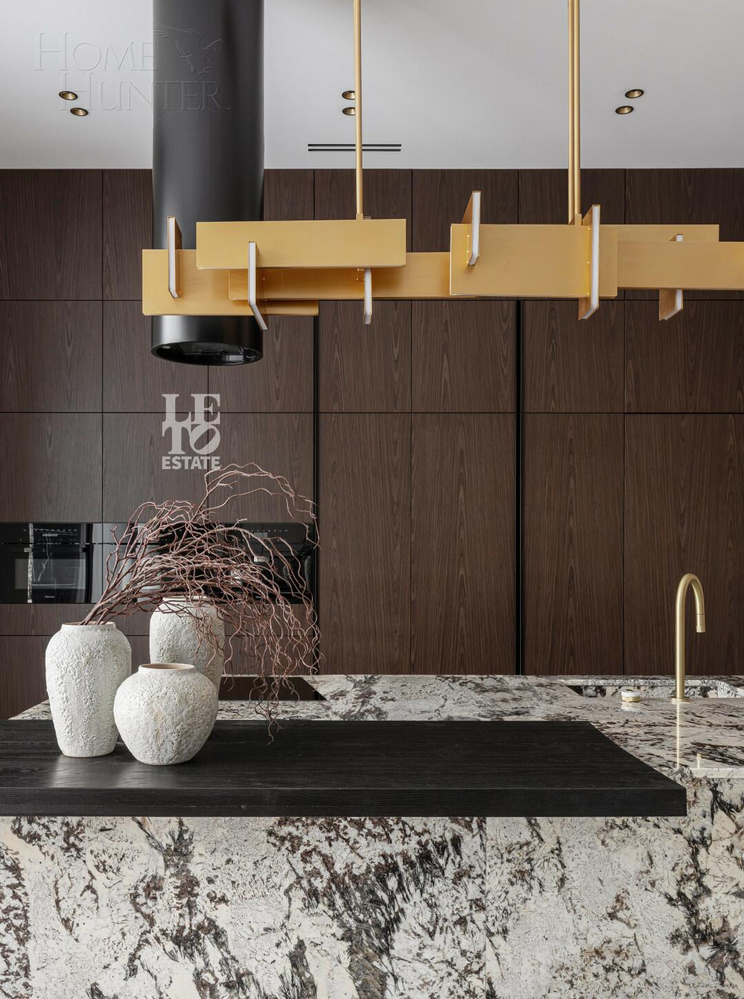 2-этажный коттедж 1 066 м² с отделкой