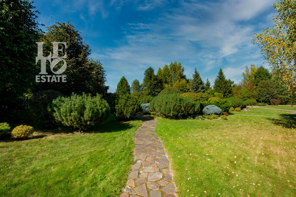 2-этажный коттедж 1 066 м² с отделкой