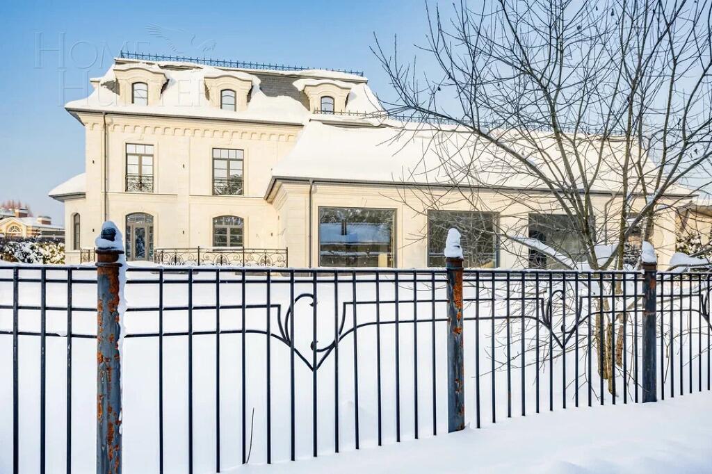 3-этажный коттедж 1 000 м² без отделки