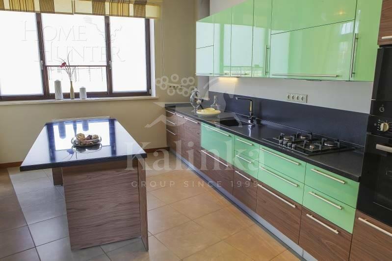 2-этажный коттедж 323 м² с отделкой