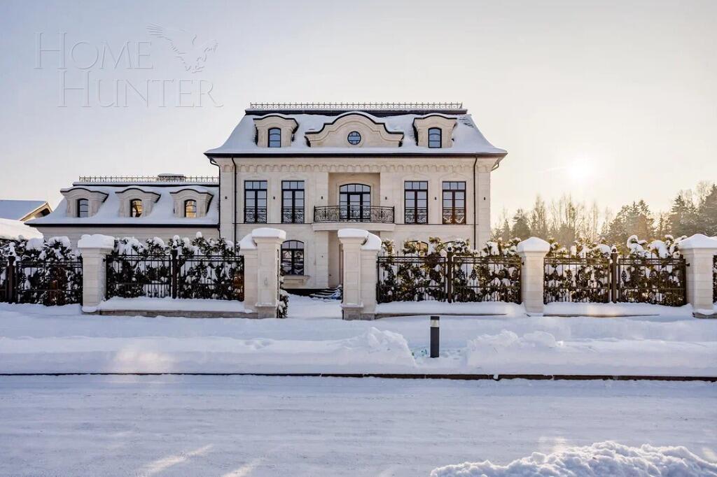 3-этажный коттедж 1 000 м² без отделки