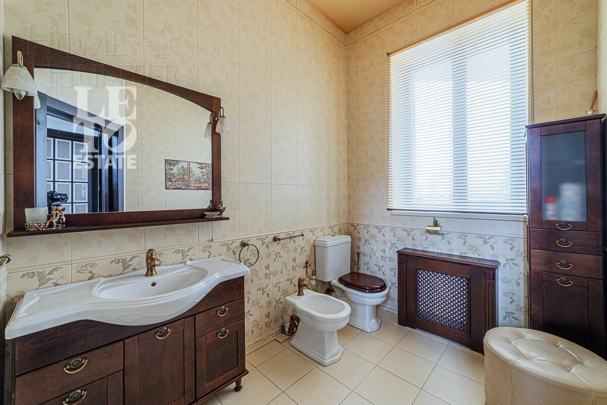 2-этажный коттедж 800 м² с отделкой