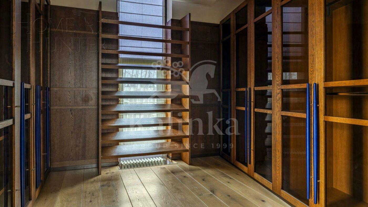 2-этажный коттедж 2 534 м² с отделкой