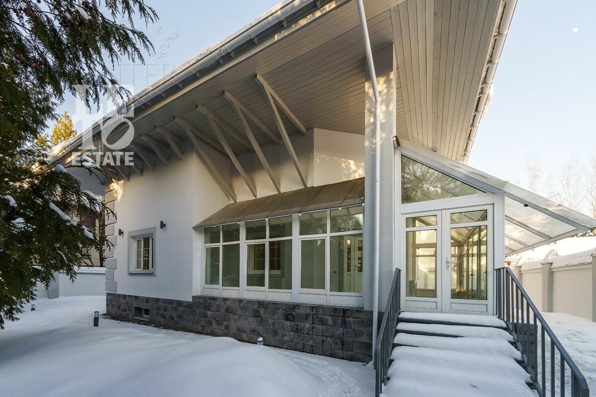 3-этажный коттедж 618 м² с отделкой