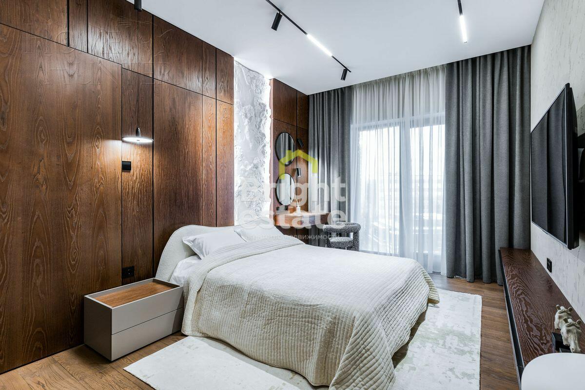 4-КОМН. КВАРТИРА С ОТДЕЛКОЙ 200 М² НА 7 ЭТАЖЕ