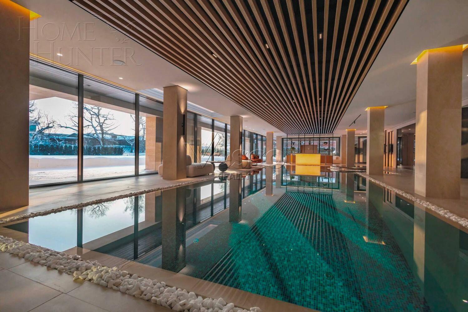 3-этажный коттедж 2 150 м² с отделкой