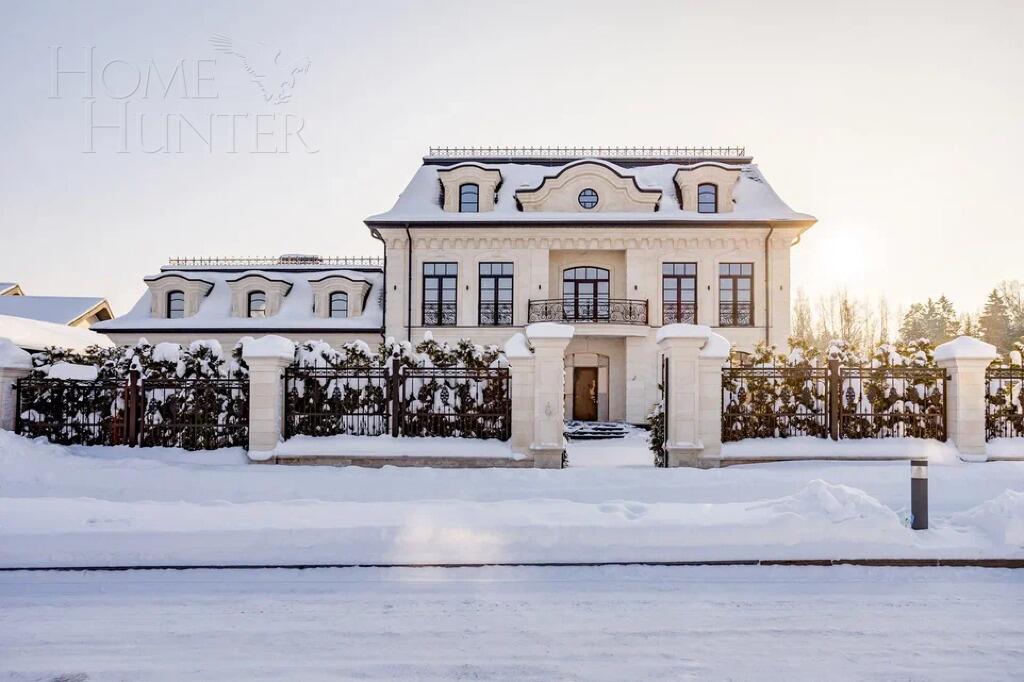 3-этажный коттедж 1 000 м² без отделки