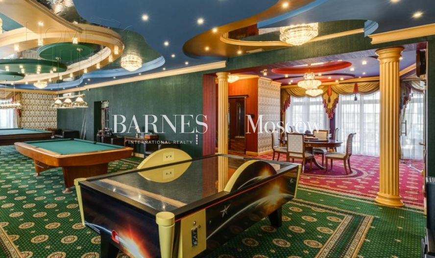 3-этажный коттедж 1 650 м² с отделкой