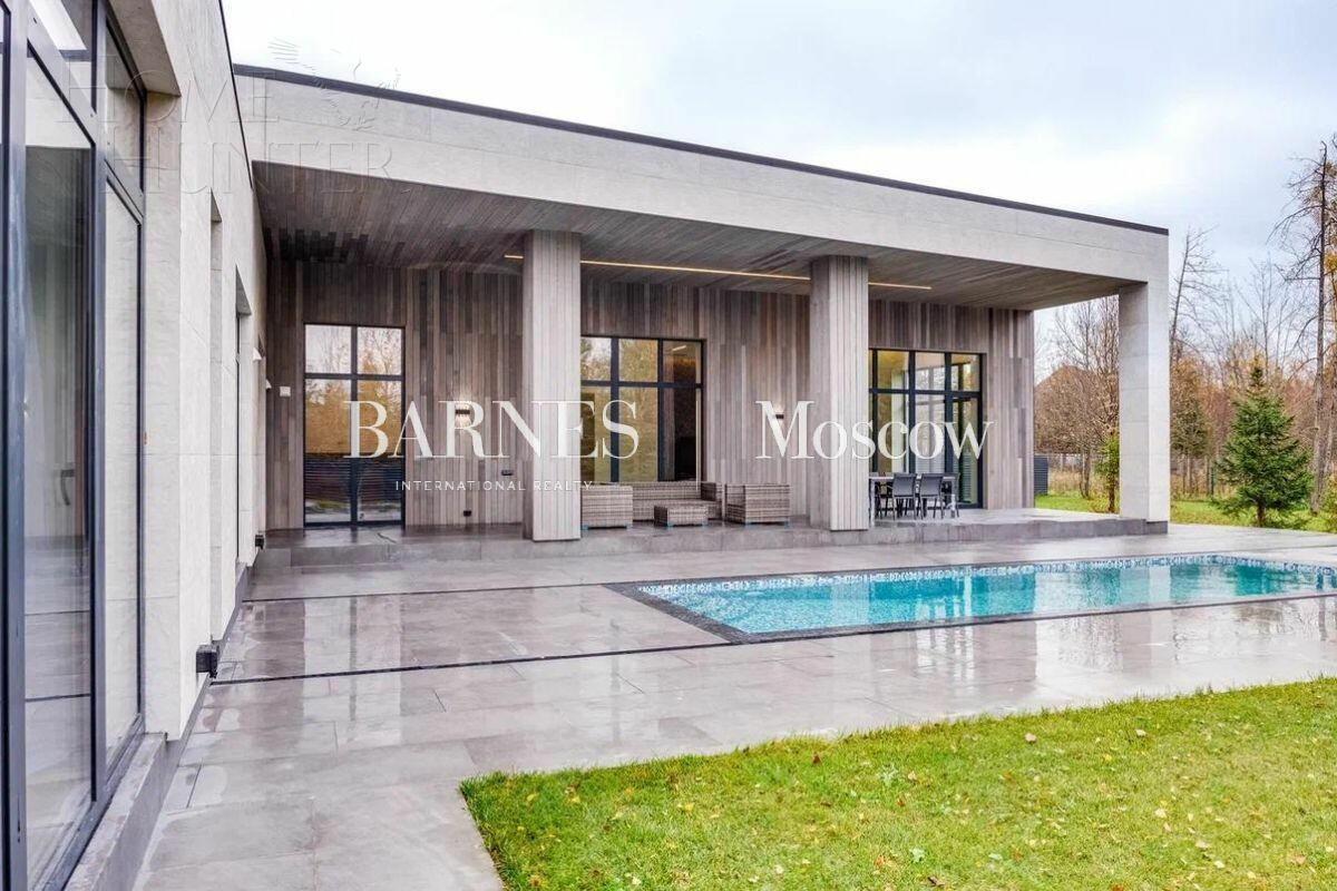 1-этажный коттедж 440 м² с отделкой