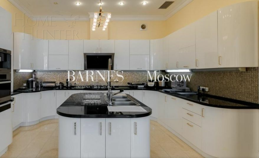 3-этажный коттедж 1 650 м² с отделкой