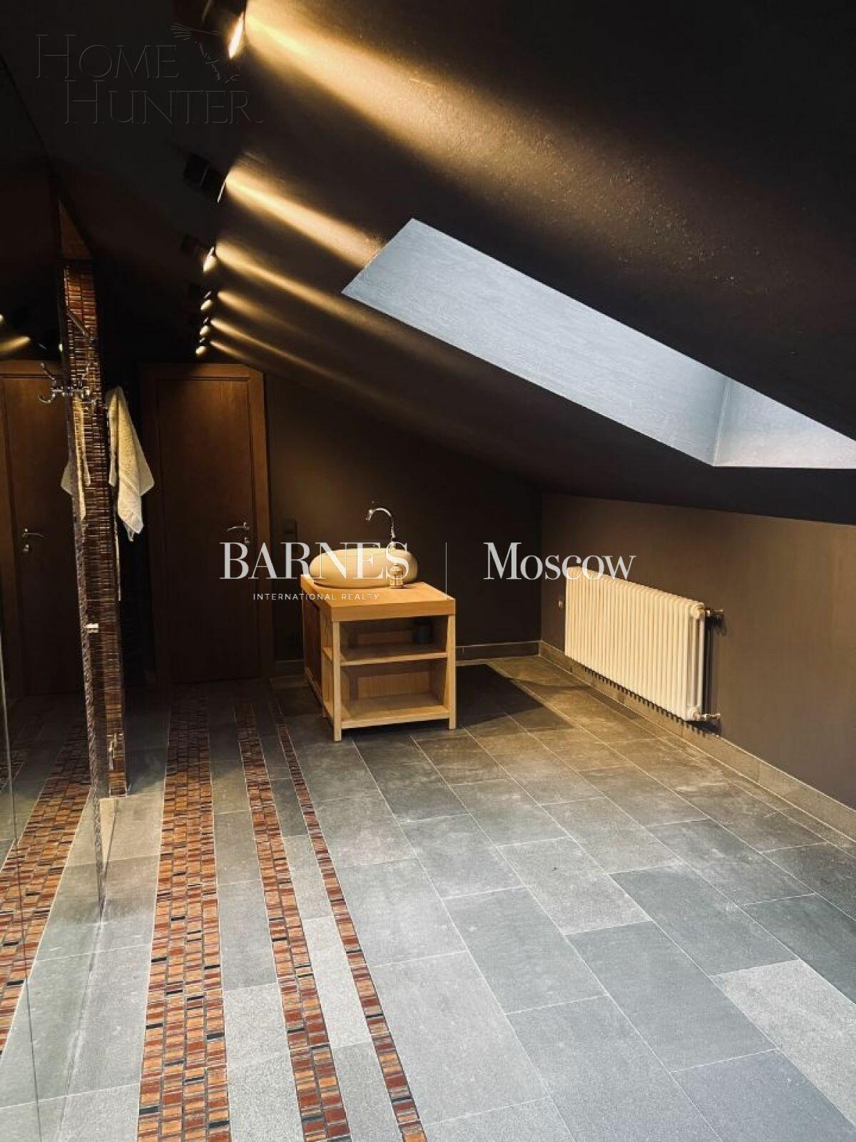 3-этажный коттедж 700 м² с отделкой