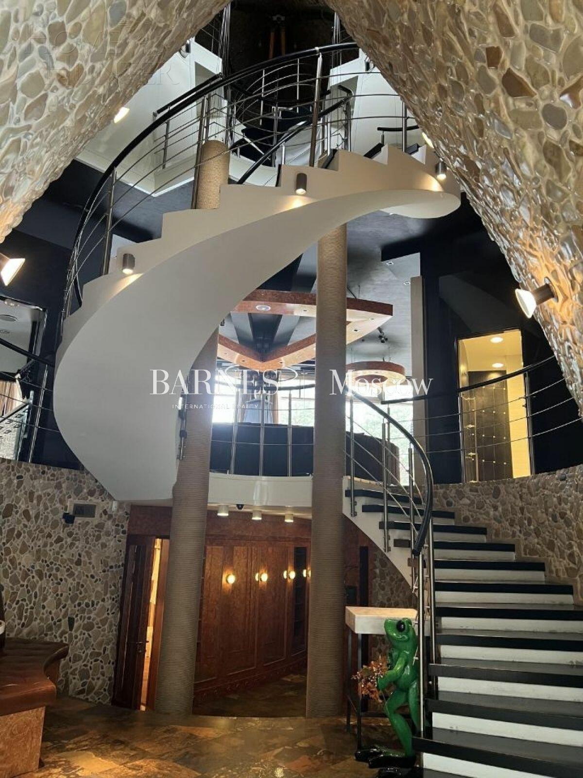 2-этажный коттедж 409.4 м² с отделкой