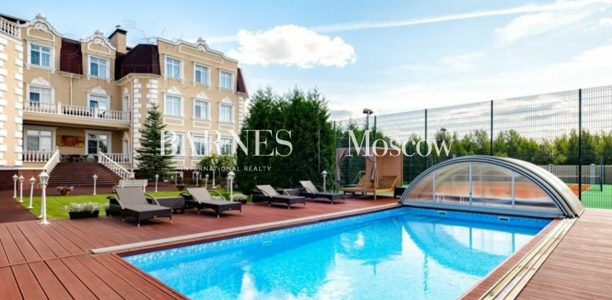 3-этажный коттедж 1 650 м² с отделкой