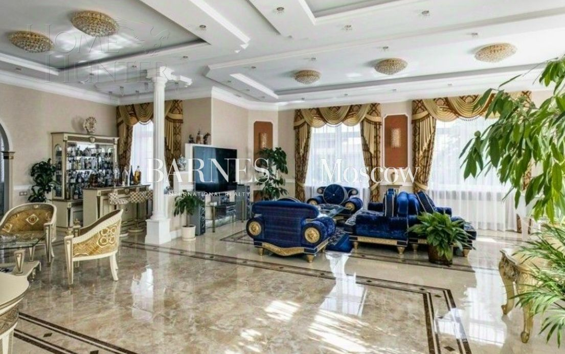 3-этажный коттедж 1 650 м² с отделкой