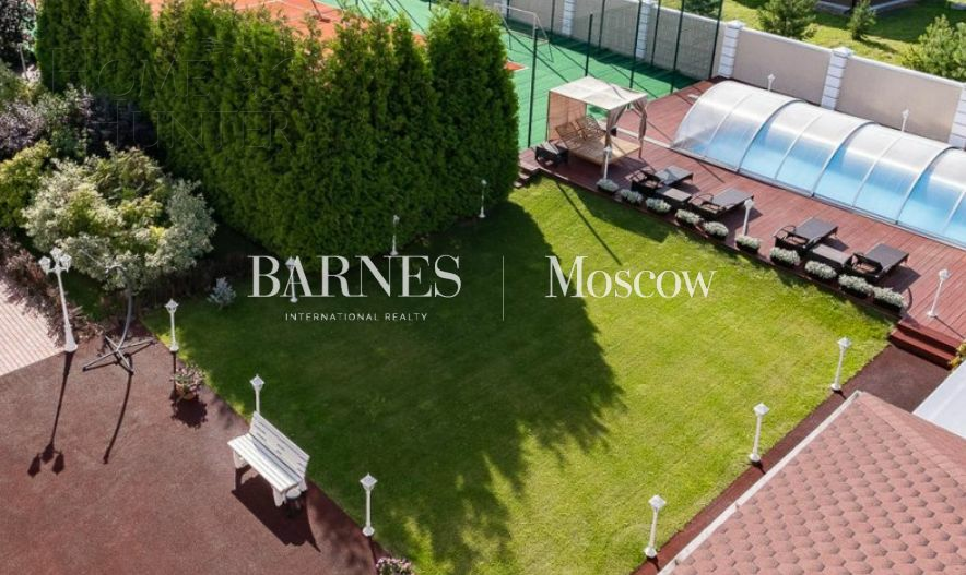 3-этажный коттедж 1 650 м² с отделкой