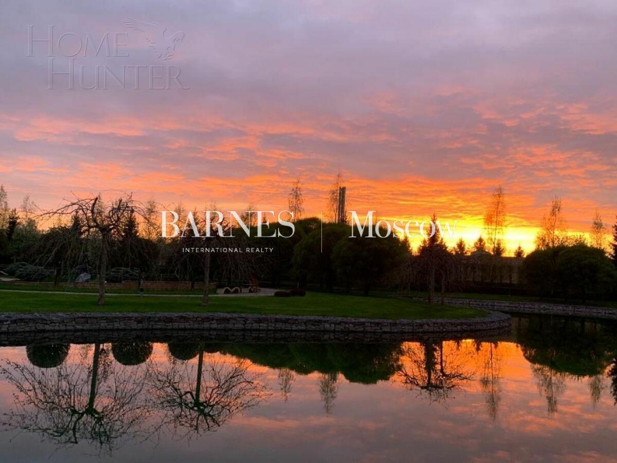 3-этажный коттедж 700 м² с отделкой