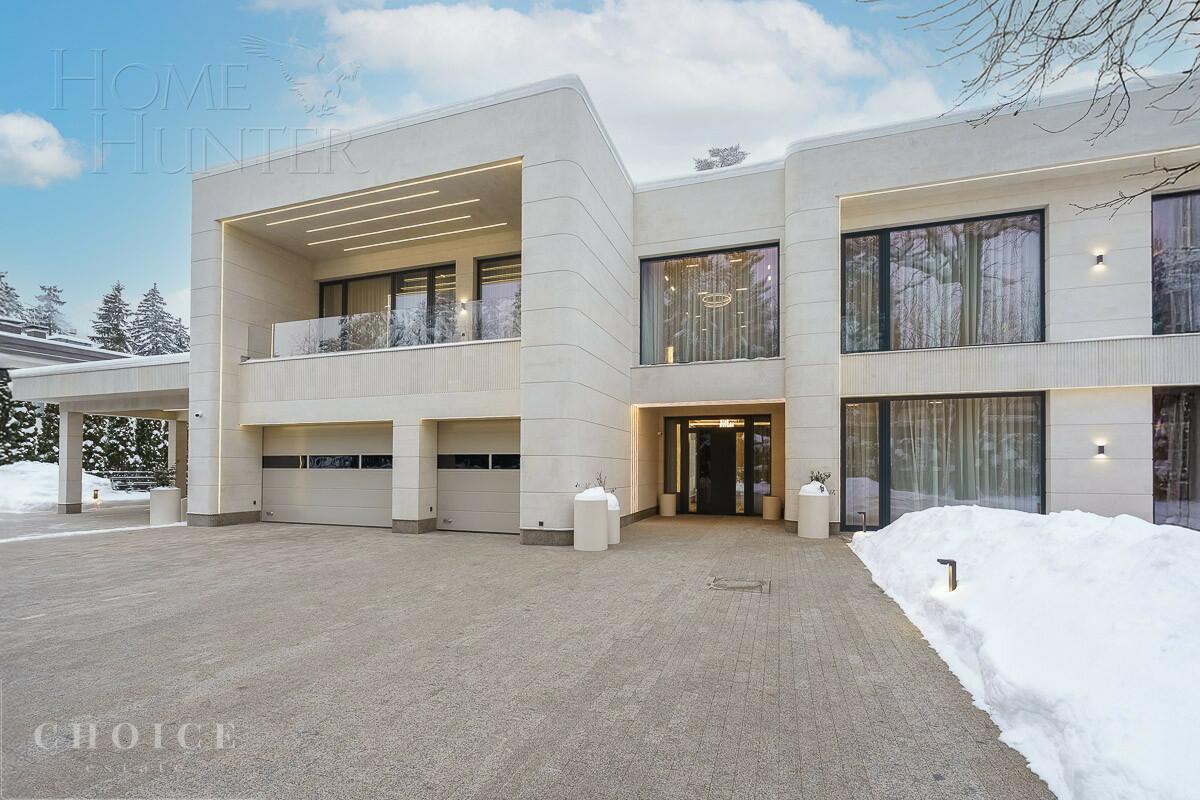 2-этажный коттедж 1 256 м² с отделкой