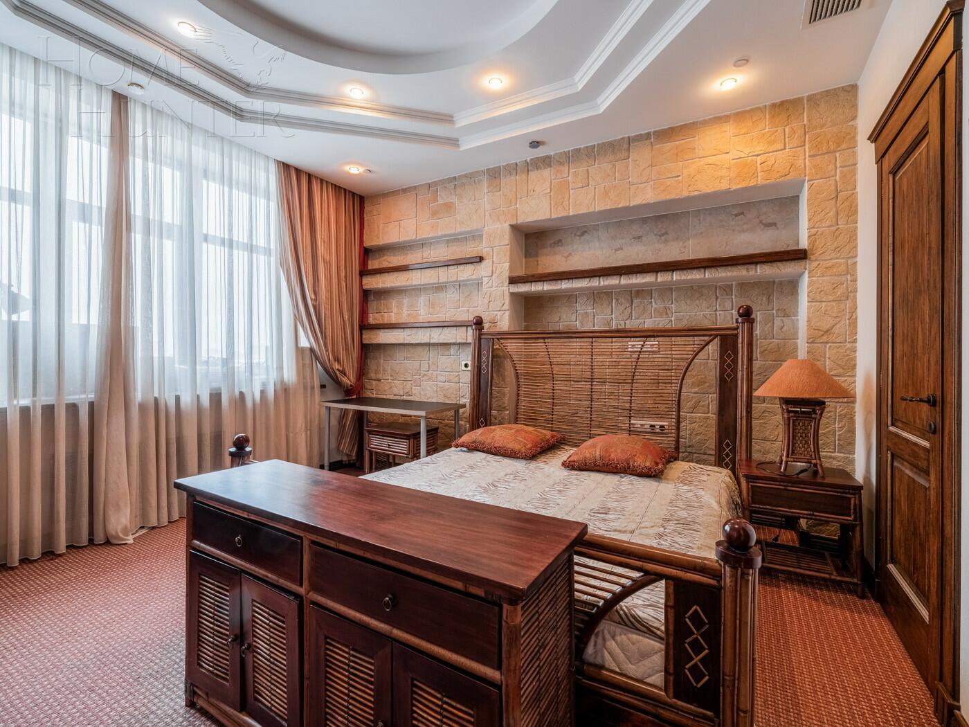 3-КОМН. КВАРТИРА С ОТДЕЛКОЙ 219.5 М² НА 10 ЭТАЖЕ