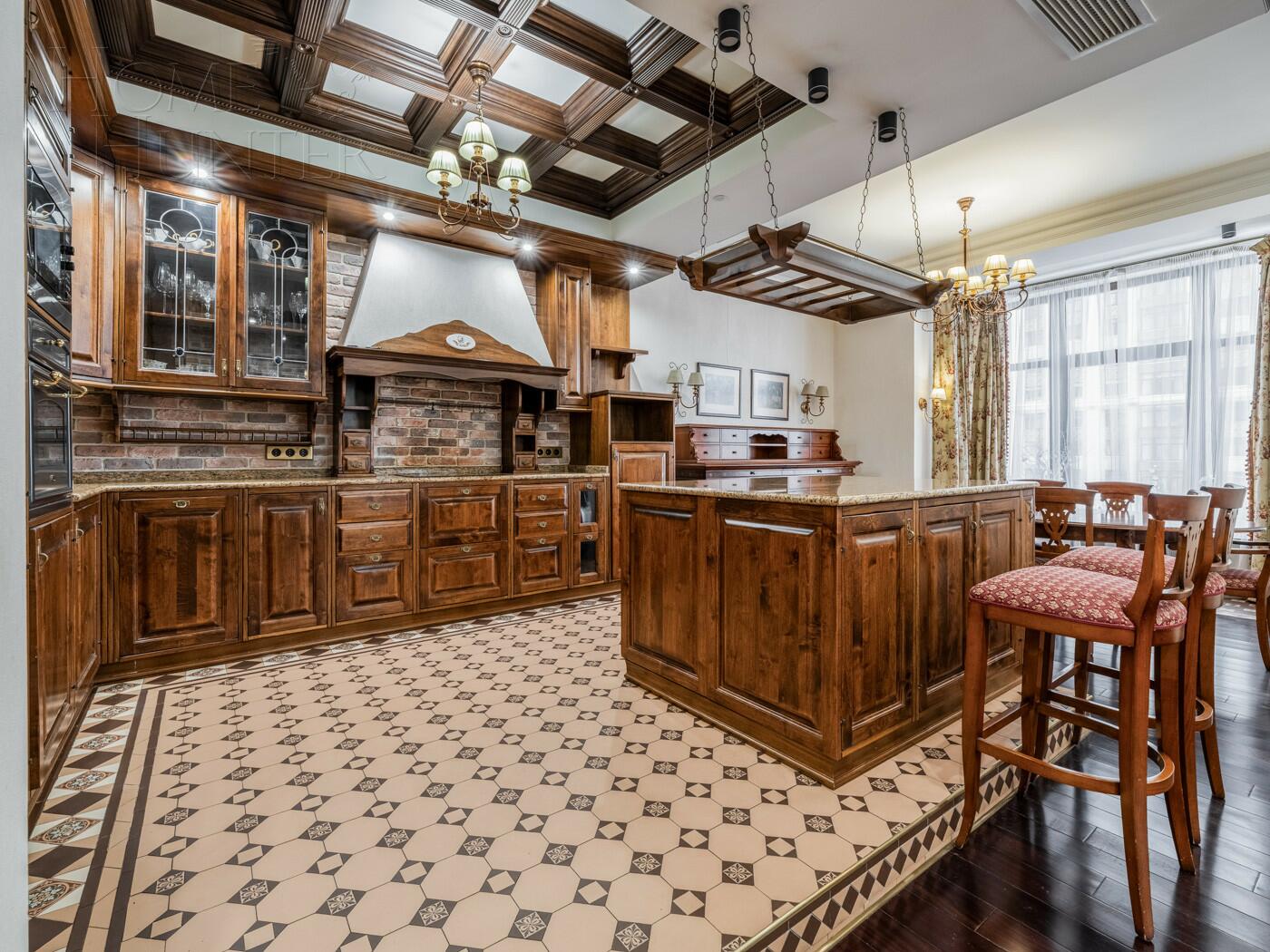 3-КОМН. КВАРТИРА С ОТДЕЛКОЙ 219.5 М² НА 10 ЭТАЖЕ