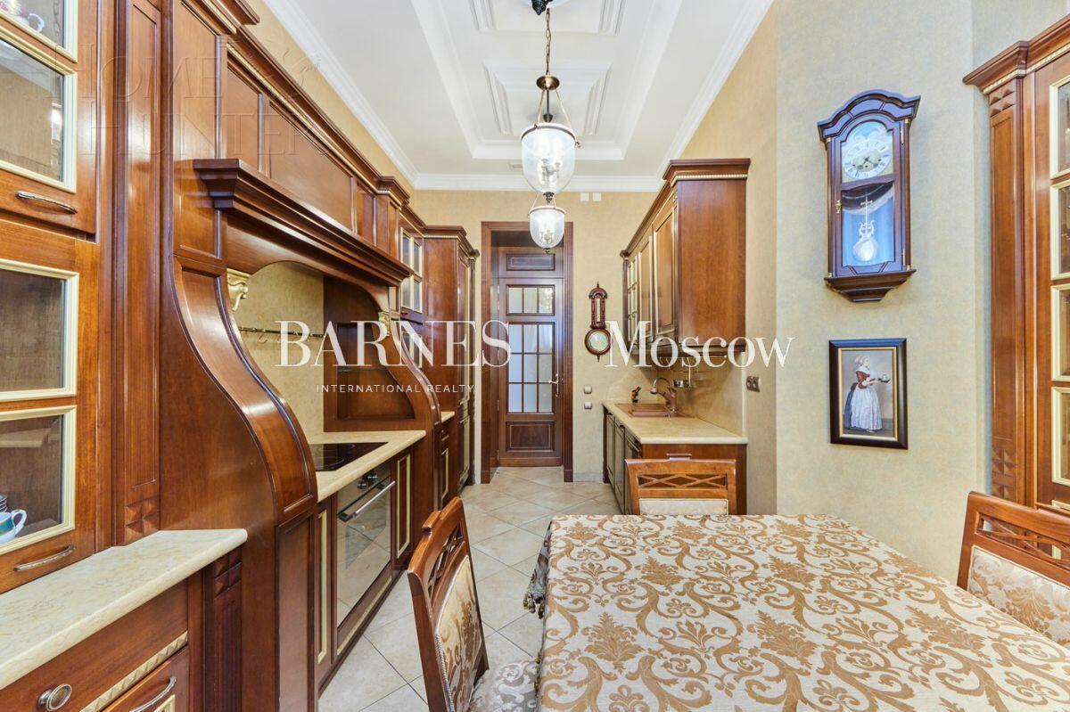 3-КОМН. КВАРТИРА С ОТДЕЛКОЙ 136.5 М² НА 3 ЭТАЖЕ