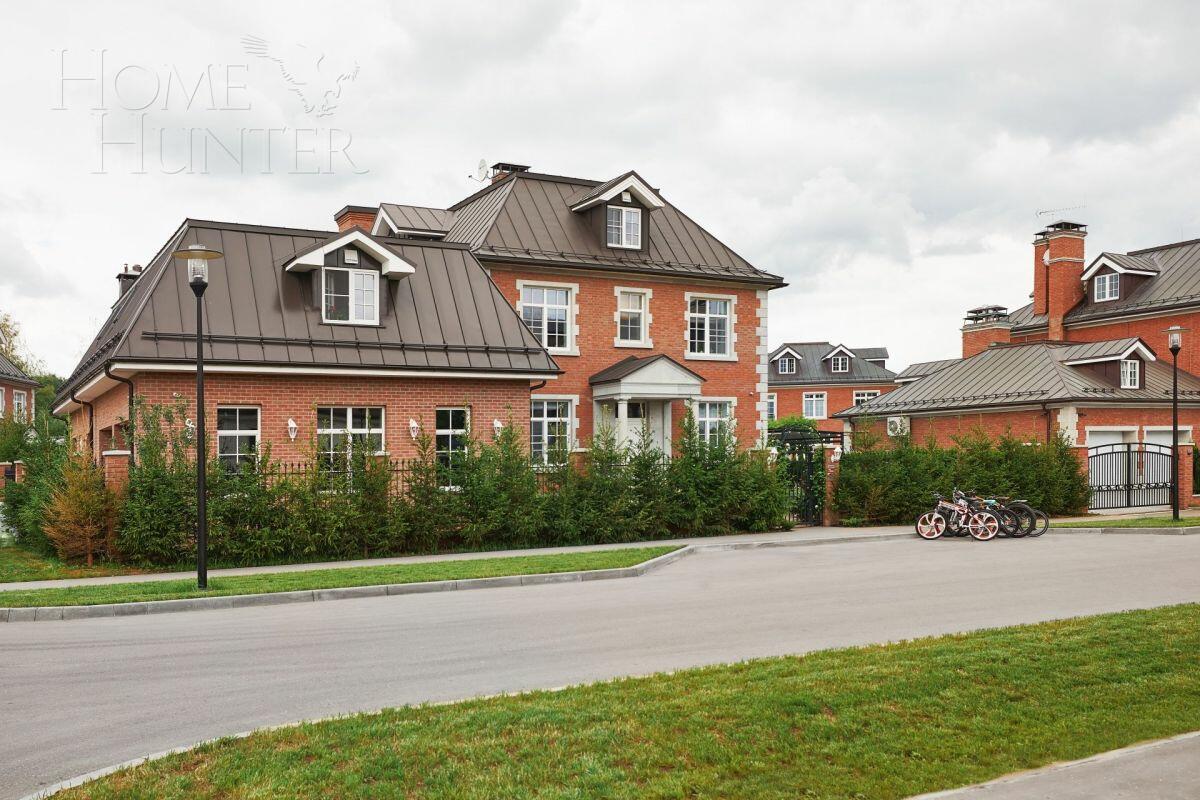 3-этажный коттедж 550 м² с отделкой