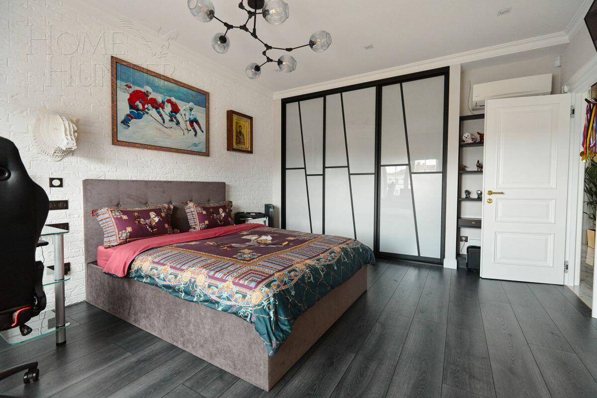 3-этажный коттедж 550 м² с отделкой