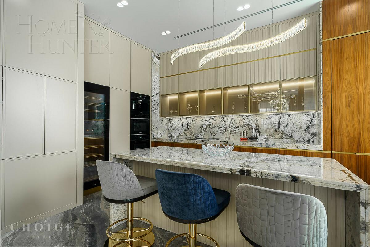 2-этажный коттедж 1 350 м² с отделкой