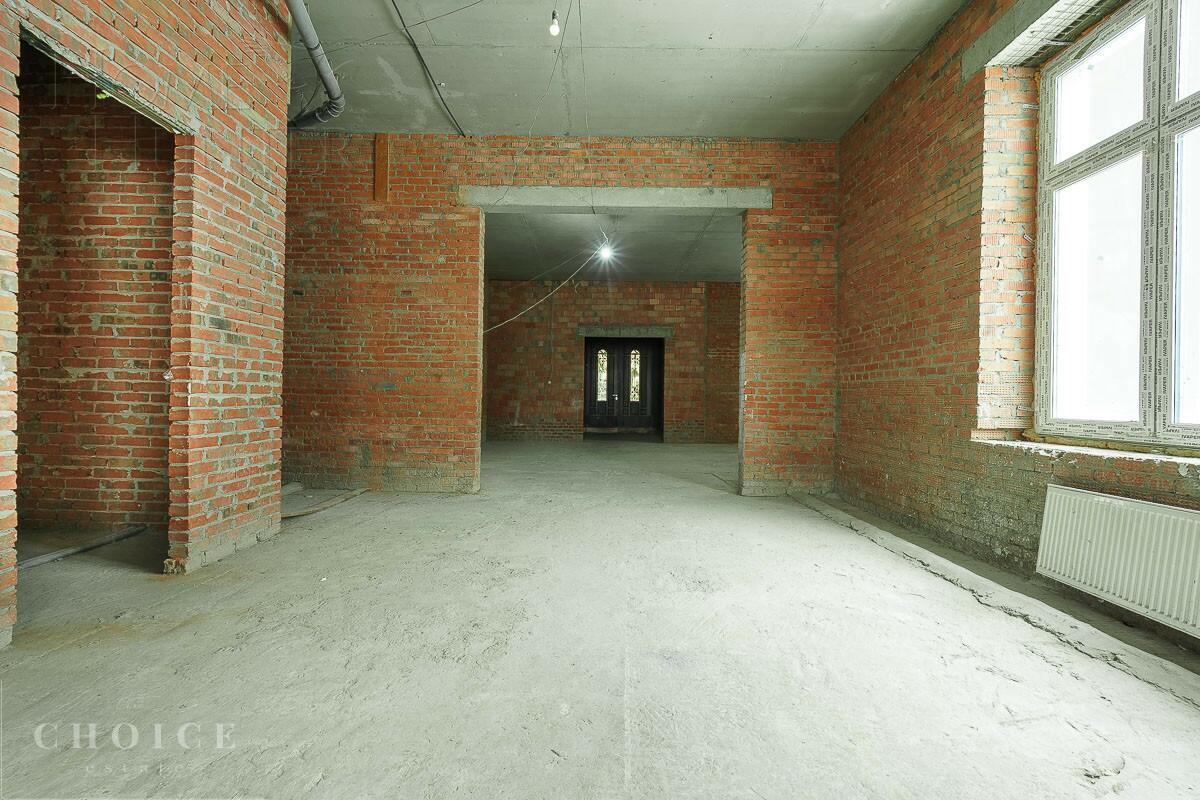 2-этажный таунхаус 940 м² без отделки