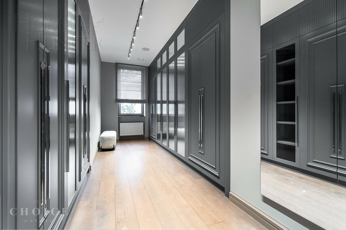 2-этажный коттедж 1 350 м² с отделкой