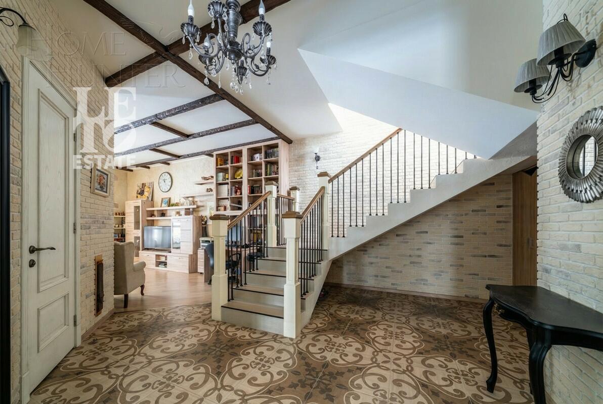 2-этажный таунхаус 209.2 м² с отделкой