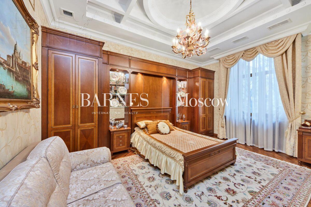 3-КОМН. КВАРТИРА С ОТДЕЛКОЙ 136.5 М² НА 3 ЭТАЖЕ