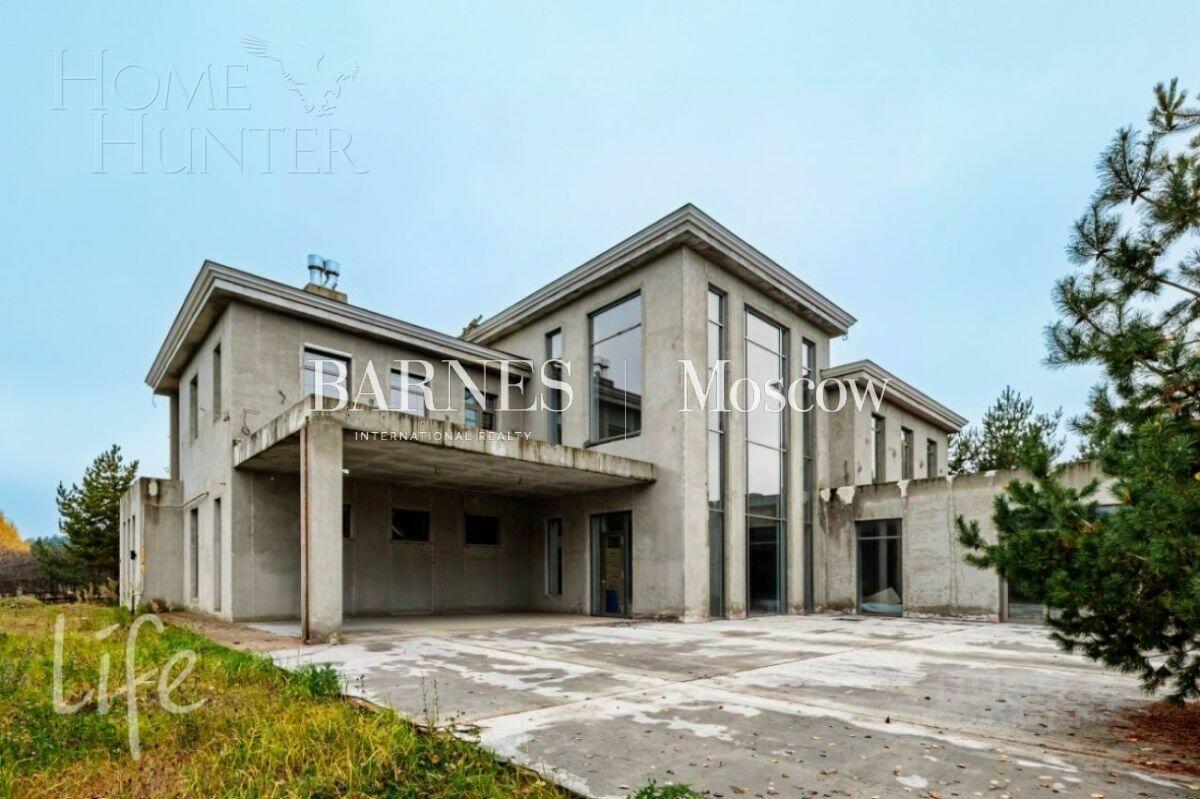 2-этажный коттедж 1 100 м² без отделки