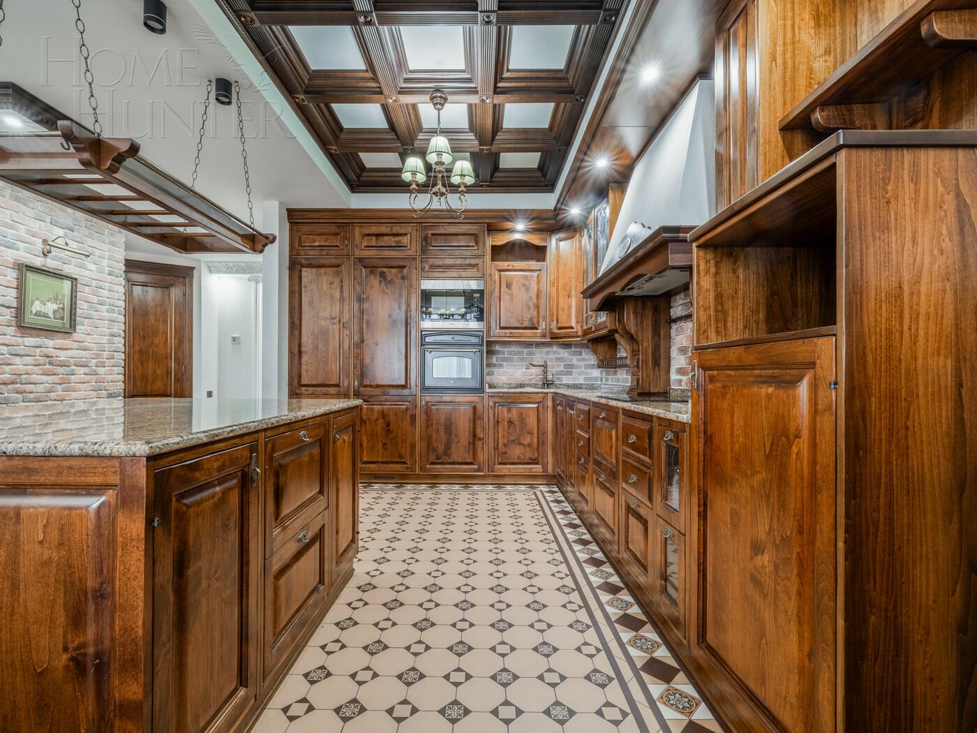 3-КОМН. КВАРТИРА С ОТДЕЛКОЙ 219.5 М² НА 10 ЭТАЖЕ