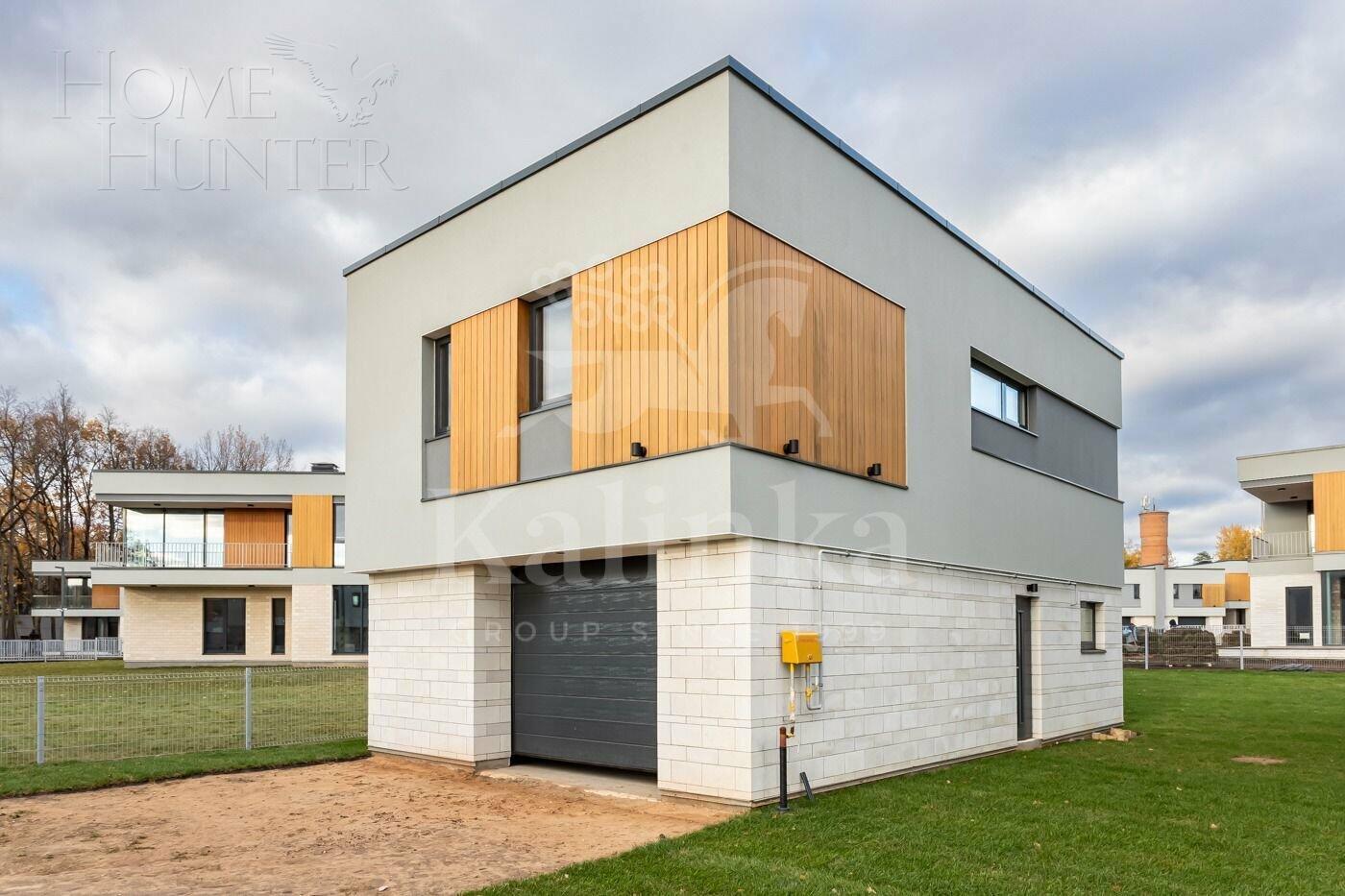 2-этажный коттедж 525.8 м² без отделки