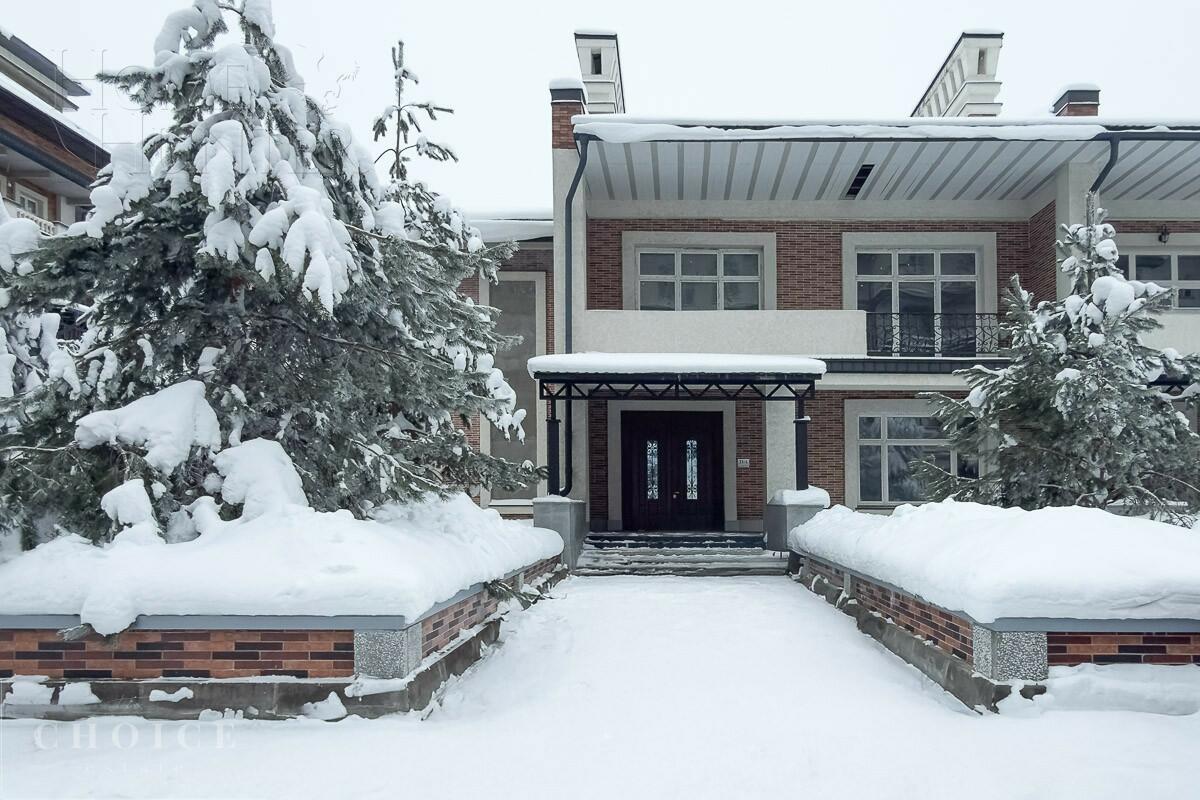 2-этажный таунхаус 940 м² без отделки