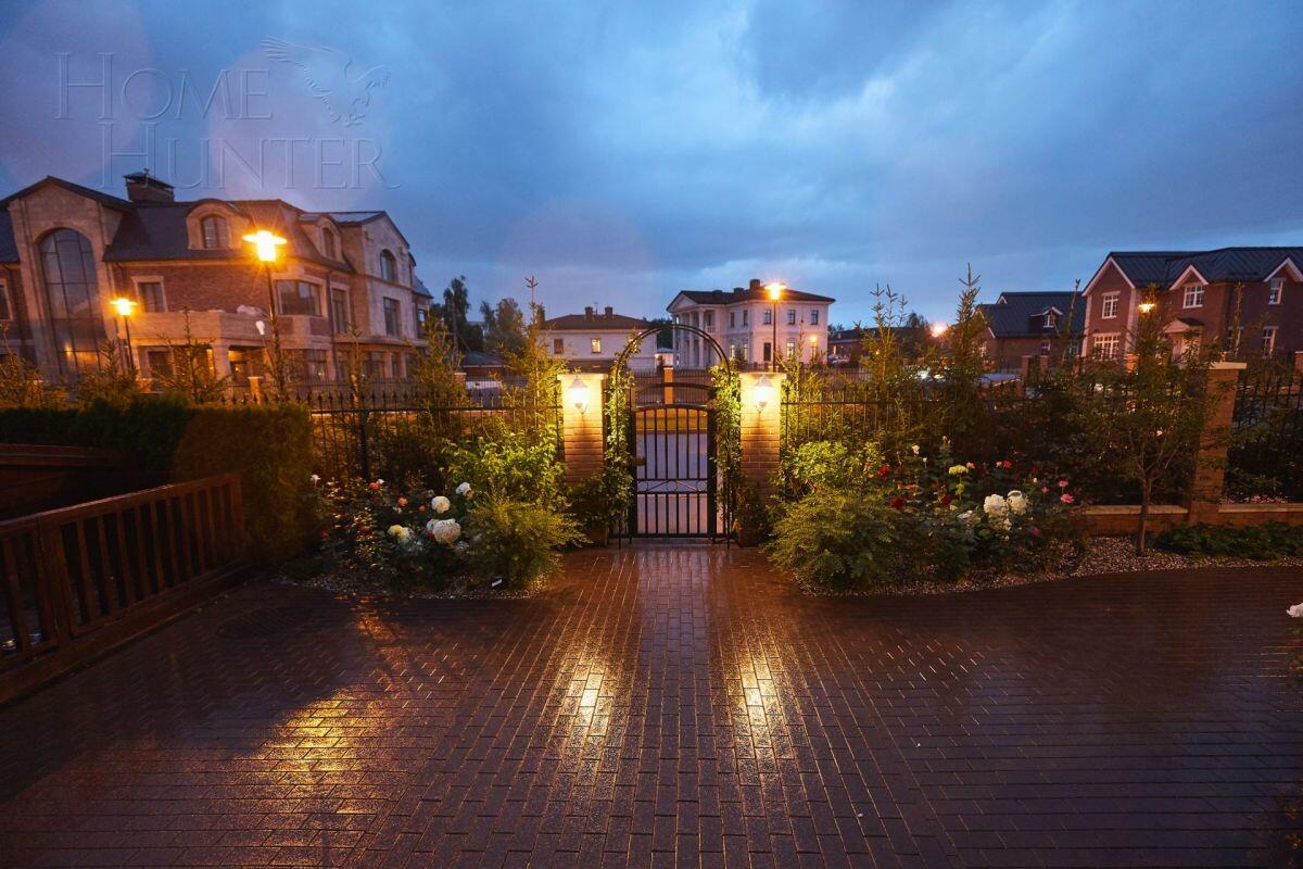 3-этажный коттедж 550 м² с отделкой