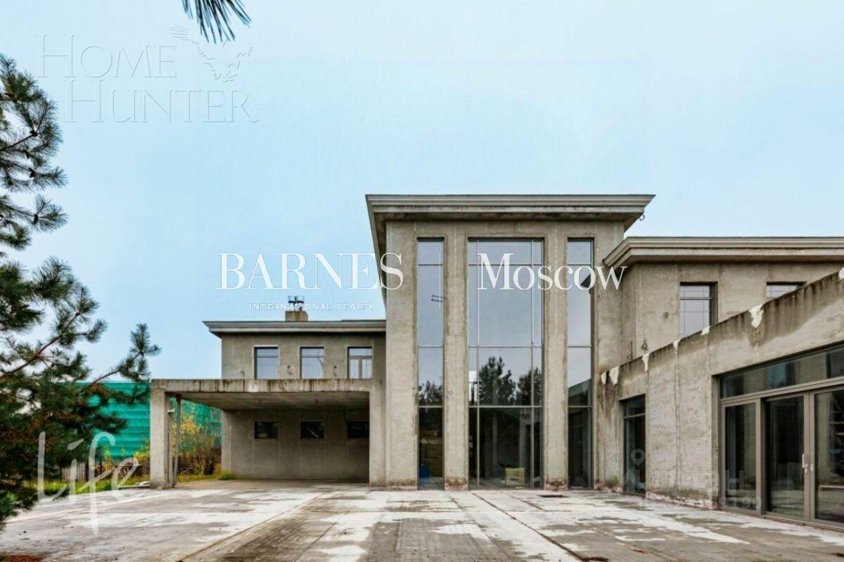 2-этажный коттедж 1 100 м² без отделки