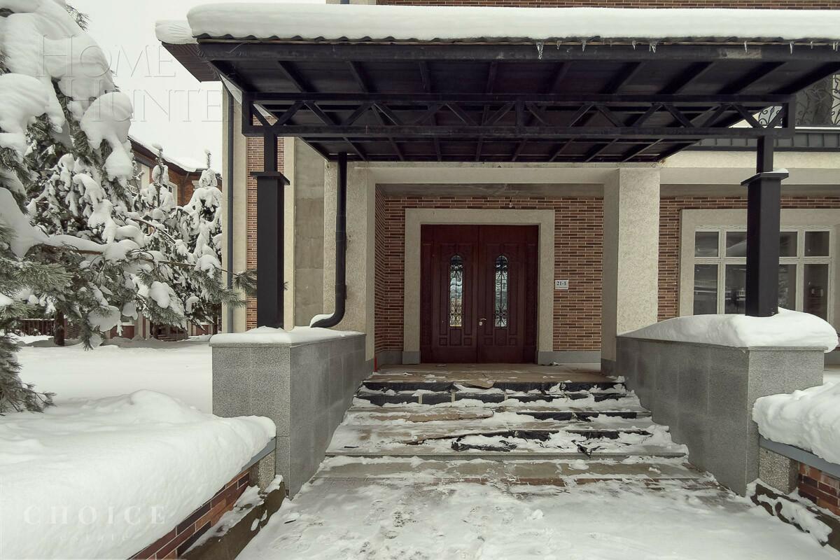 2-этажный таунхаус 940 м² без отделки