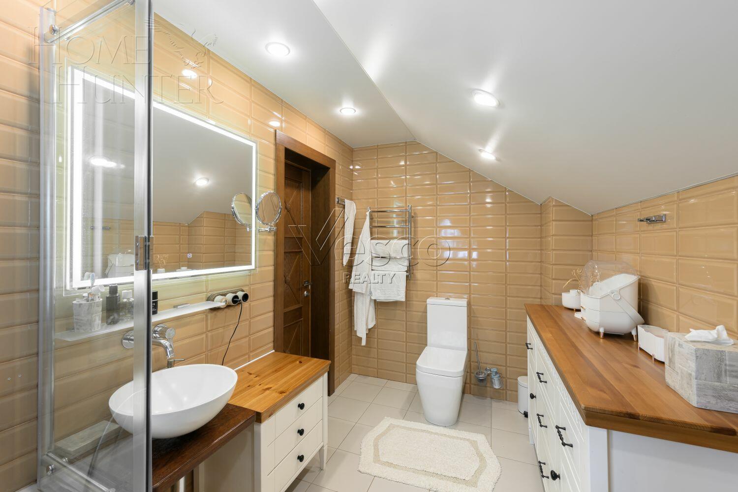 2-этажный коттедж 305 м² с отделкой