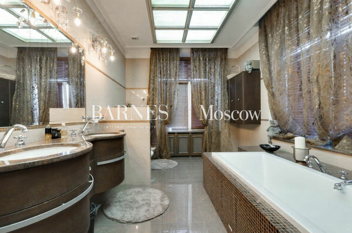 2-этажный коттедж 1 200 м² с отделкой